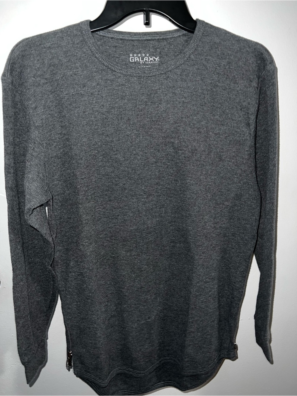 Galaxy by Harvic Men's Gray Crewneck Long-Sleeve Shirt